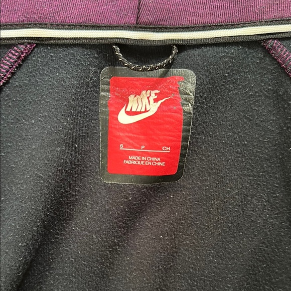 NIKE Women's Purple Sweater size small - Picture 13 of 13